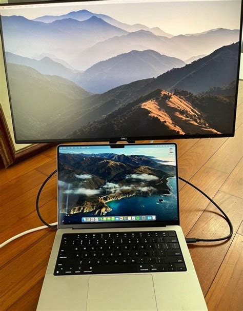 Dell USB C 24 inch monitor stand + VESA arm, Computers & Tech, Parts ...