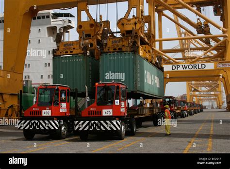 DP World Dubai Ports World Container Port UAE Teus Stock Photo - Alamy