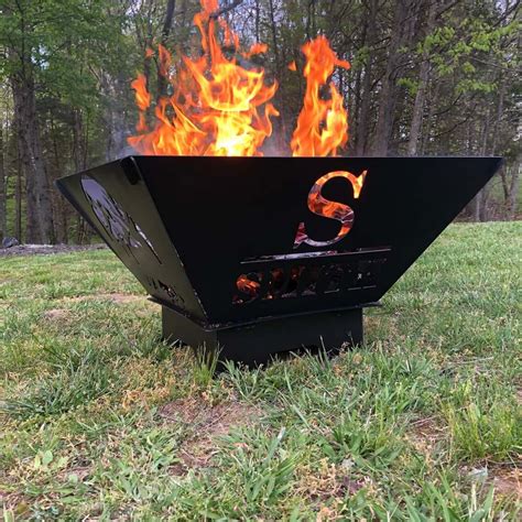 29 Remarkable Metal Fire Pit Designs to Liven Up your Next Get Together ...