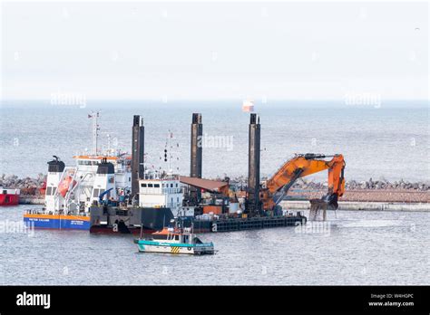 Aberdeen harbour expansion project (AHEP) dredging works on the 22nd ...