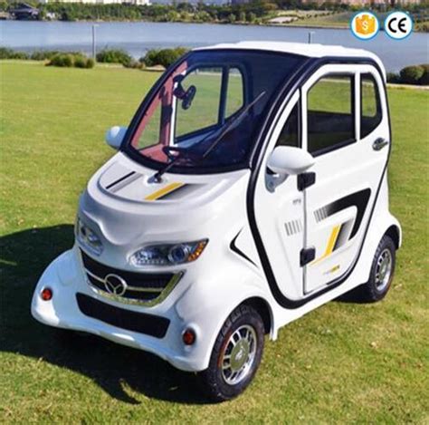 Enclosed Cabin 3 Seats 4 Wheels Elderly Electric Mobility Scooters with Windshield and Canopy ...