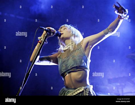 Aurora live im Konzert an der Manchester Academy bietet: Aurora, Aurora Aksnes Wo: Manchester ...