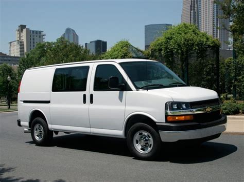 2017 Chevrolet Express 3500 Prices, Reviews & Vehicle Overview - CarsDirect