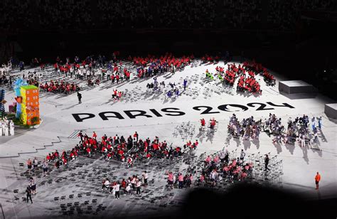 Paris 2024 Floats Openness After Two Closed-Door Olympics - The New ...