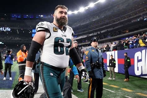 Jason Kelce car collection: What kind of automobile does Eagles center drive?