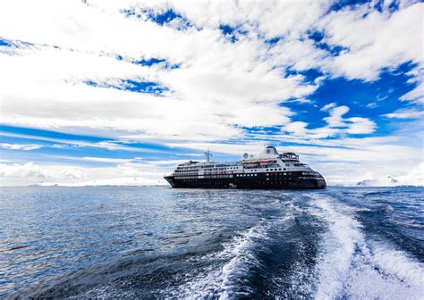 Cruising to Antarctica, luxury cruises to Antarctica