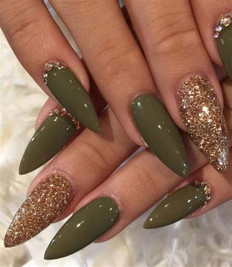 Pin by Alicia Larkins on Nails | Gold stiletto nails, Pointed nails ...