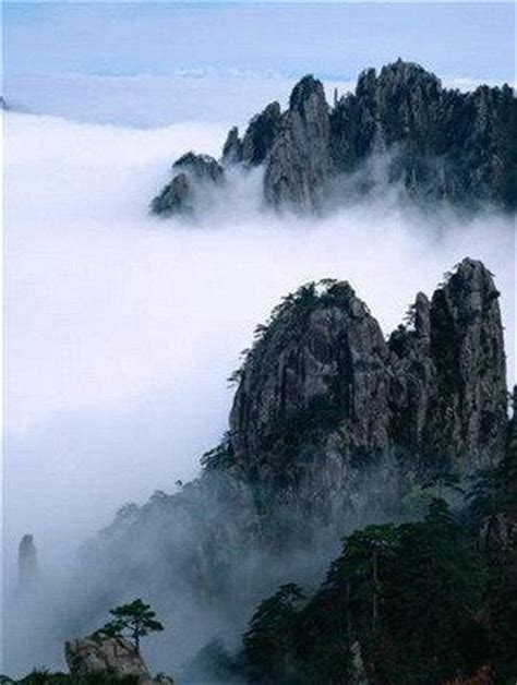 Hoang Liên Sơn mountains