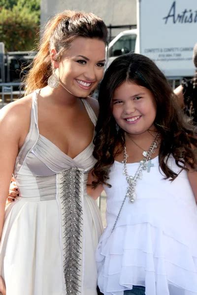 Demi Lovato, Madison De La Garza – Stock Editorial Photo © Jean_Nelson ...