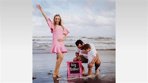 KHOU Weathercaster Chita Craft is pregnant and she's having a girl | khou.com