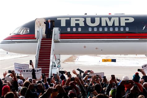 Donald Trump’s plane makes emergency landing in Nashville - National | Globalnews.ca