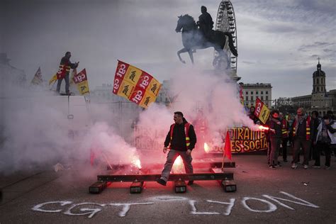 France on strike: Power cuts, schools shut, no Eiffel Tower