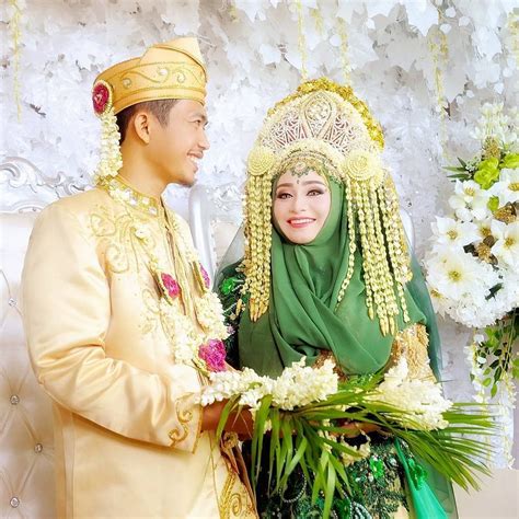 Baju Nikah Adat Banjar - Desain Gaun pengantin dan kondangan