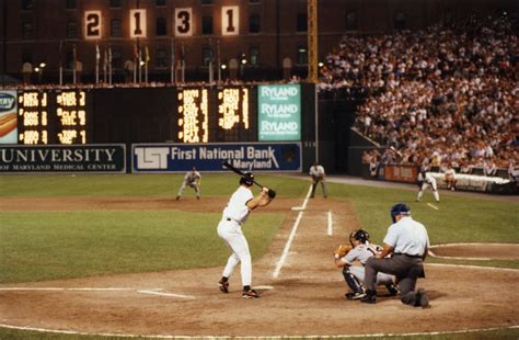 Cal Ripken breaks Lou Gehrig’s record | Baseball Hall of Fame