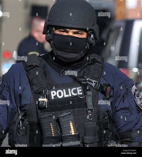 Police SWAT team member in CT USA Stock Photo - Alamy