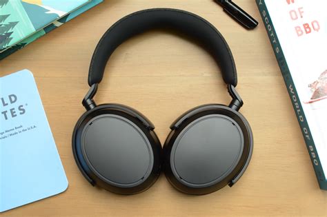 Sennheiser Momentum 4 review: Stellar sound, insane battery life | Engadget