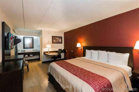 Book Red Roof Inn PLUS+ Washington DC - Oxon Hill in Alexandria right ...