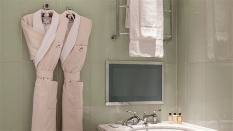 5 Luxury Hotels With the Best Bath Amenities | Allure