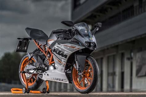 2015 KTM RC390 First Ride Review + Video | Motorcycle.com