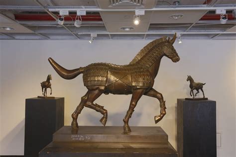 Swift Horse (Trotting Mythical Ferghana Horse statue) - ArtParkS