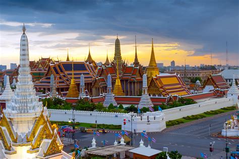 Smarthistory – Wat Phra Kaew (Temple of the Emerald Buddha)