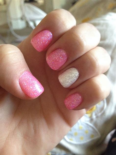 Pin by Nicole Lascola on Nails/toes | Pink gel nails, Nail designs glitter, Pink glitter nails