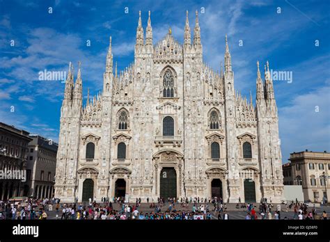 Italy Milan Cathedral (Duomo & Piazza del Duomo Stock Photo - Alamy