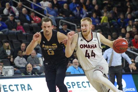 Omaha Basketball Defeats Purdue-Fort Wayne to advance to the Summit League title game ...