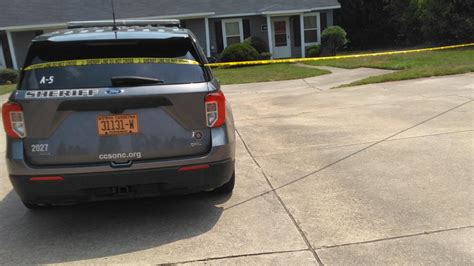 Investigation after landscapers find body at Fayetteville home