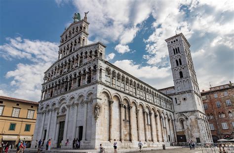 www.daileyadventurers.com | Lucca italy, Ferry building san francisco, Europe travel destinations