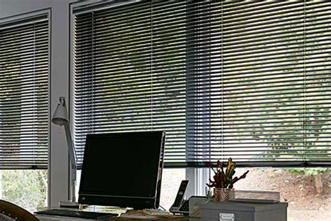 How to Clean Aluminium Blinds? - Huetiful Homes