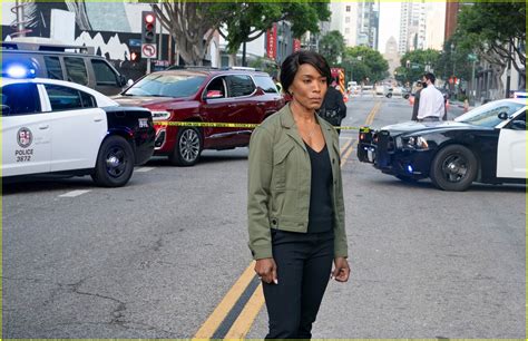 '911' Season 4 Finale Spoilers: Did Eddie Die? Plus, Showrunner Teases ...