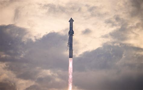 SpaceX successful in epic third Starship test launch