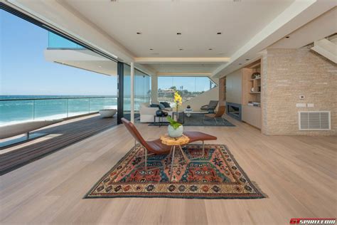 Breathtaking Beachside House For Sale in Malibu - GTspirit