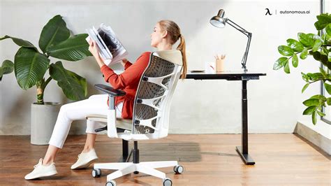 What Is Active Sitting? A Guide for Chair, Posture & Movement