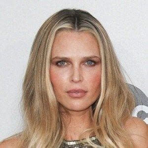 Sara Foster - Age, Family, Bio | Famous Birthdays