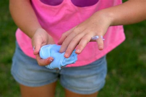 How to Make 2 Ingredient Laundry Detergent Slime + Video