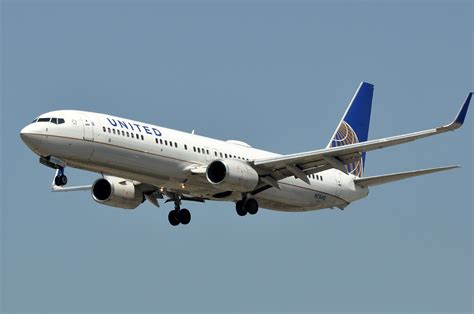 Unpopular Stretched Variant: Who Flies The Standard Boeing 737-900?