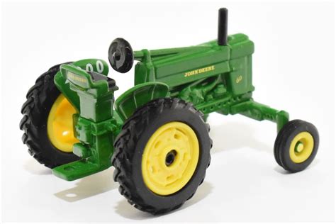 1/64 John Deere 60 Tractor National Farm Toy Museum - Daltons Farm Toys