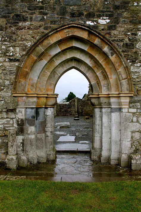 Clonmacnoise, Ireland. Photo by Molly Renee. / Red Beret