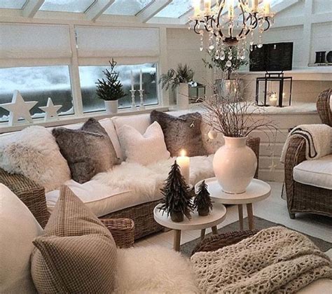 White lounge | Cozy apartment decor, Winter living room, Living room decor