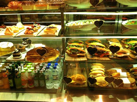 Cabinet Display for Cafe Food