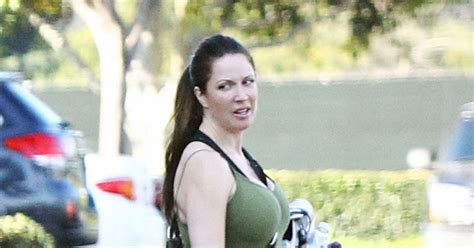 Laura Bellizzi quitte un cours de sport, à Los Angeles. Le 29 octobre 2011. - Purepeople