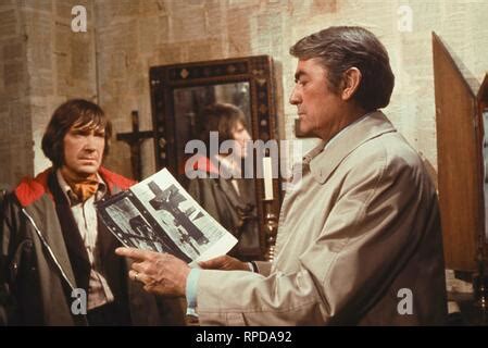 David warner and Gregory Peck / The Omen / 1976 directed by Richard Donner [Twentieth Century ...