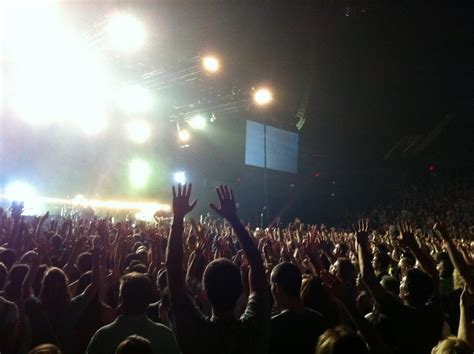 Walking in Grace: Hillsong United Concert - A Worship Leader's Perspective