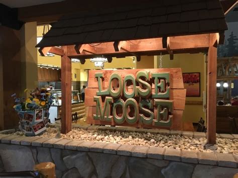 Loose Moose Bar & Grill, Williamsburg - Restaurant Reviews, Photos ...