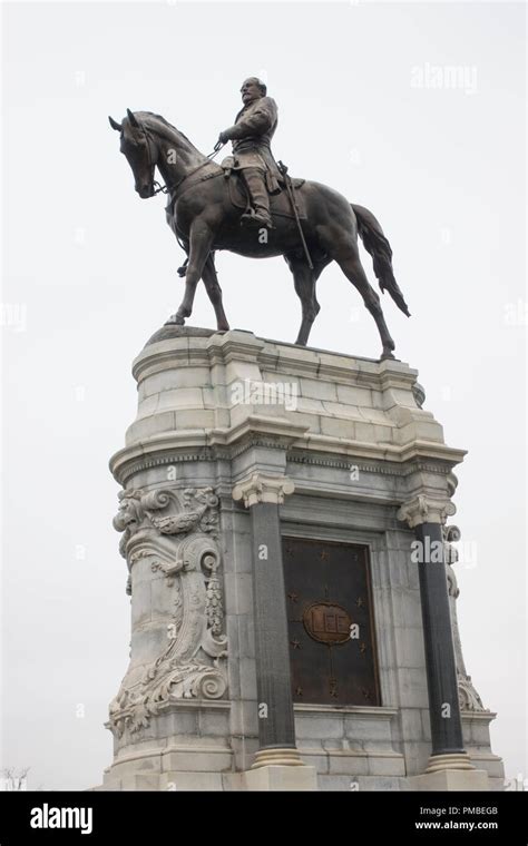 Robert E Lee statue Richmond Virginia Stock Photo - Alamy