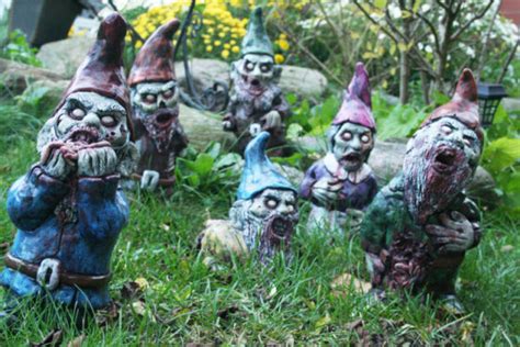 These Zombie Garden Gnomes Are Guaranteed to Scare Your Neighbours ...