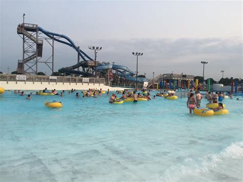 This Epic Waterpark Has 6 Waterslides, A Wave Pool, And An Amazing Lazy ...