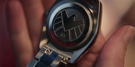 Hawkeye's Avengers Watch Owner & SHIELD Connection Confirmed